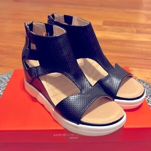 Adrienne Vittadini Pietro Wedge Sandal Size:7 1/2M Color:Black